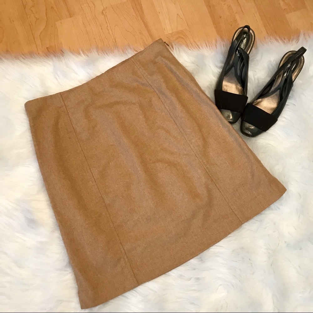 Banana Republic Factory wool camel colored skirt